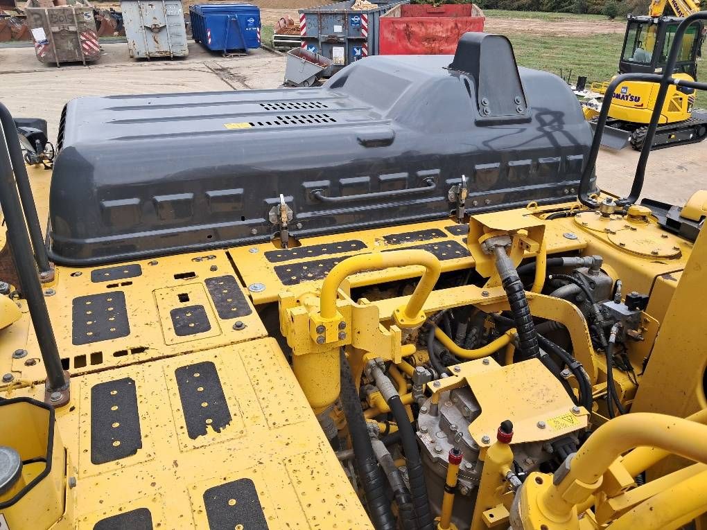 Komatsu HB365LC-3 Hybrid