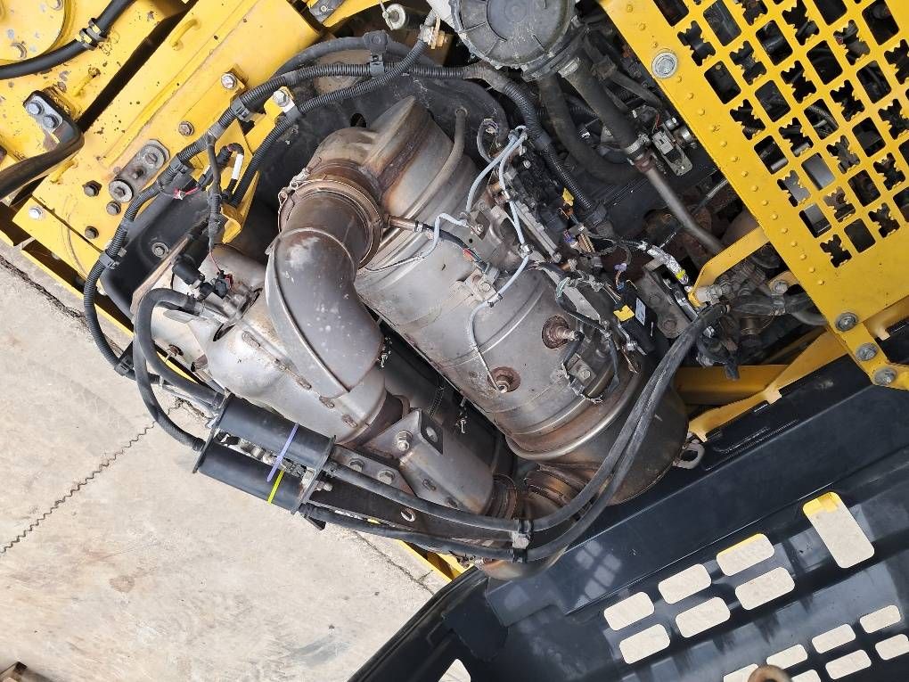 Komatsu HB365LC-3 Hybrid