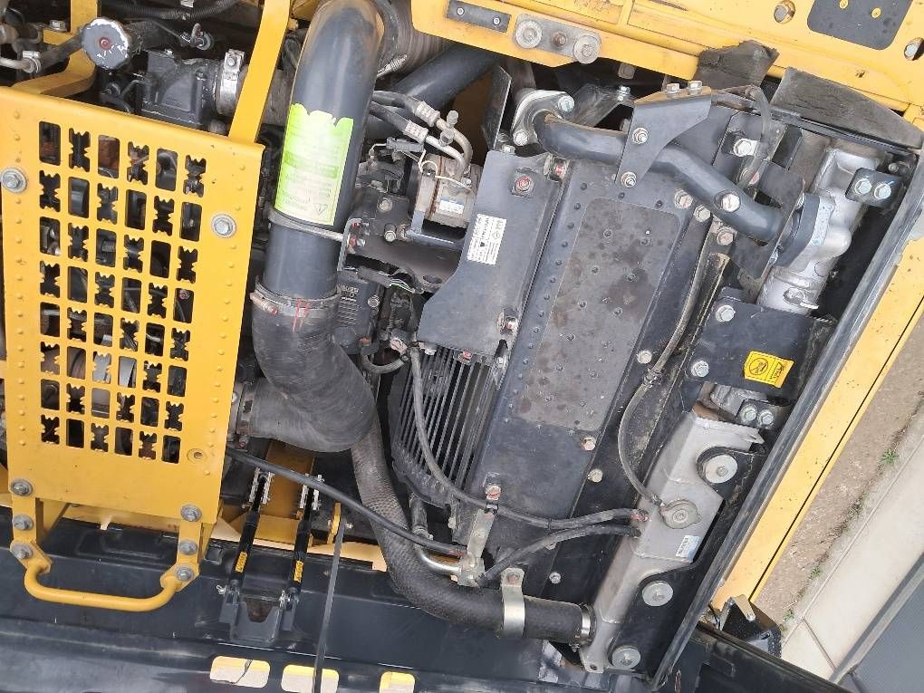 Komatsu HB365LC-3 Hybrid