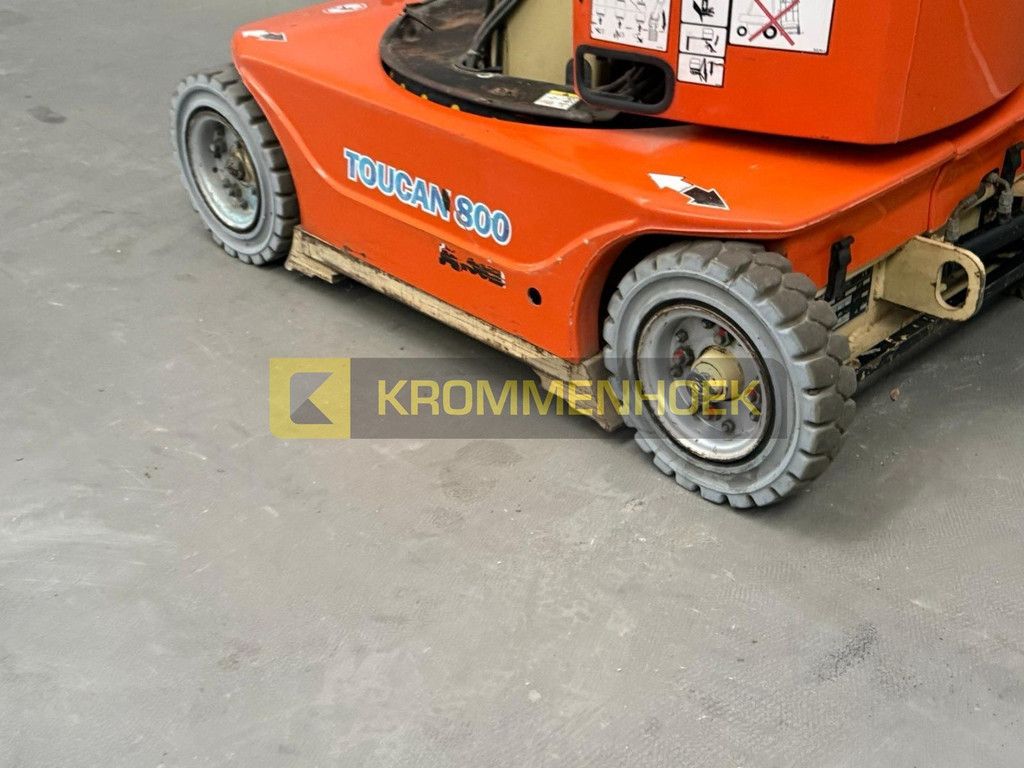 JLG Toucan 800A KH9548