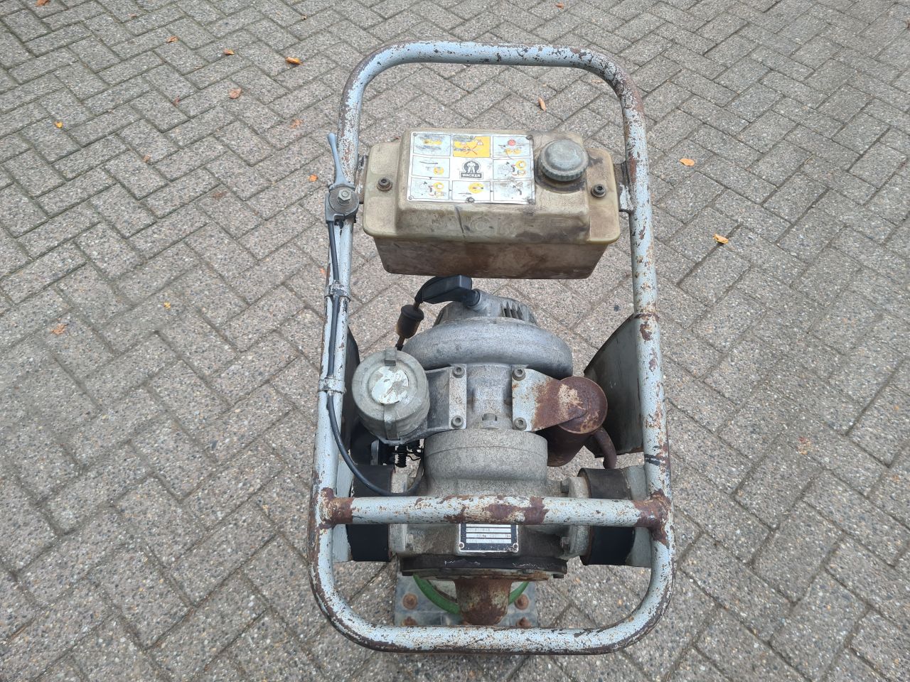 Wacker stamper trilplaat.