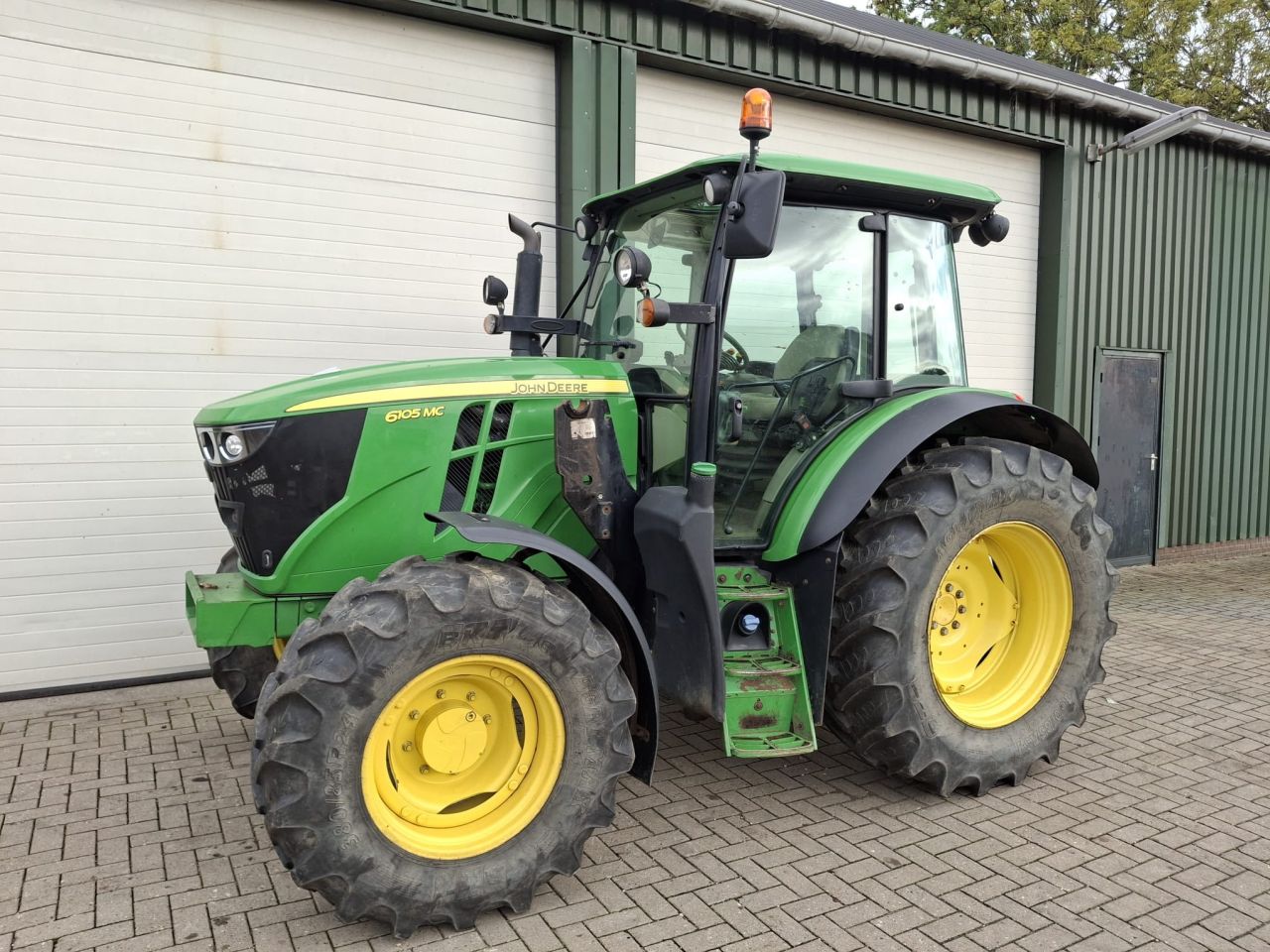 John Deere 6105MC