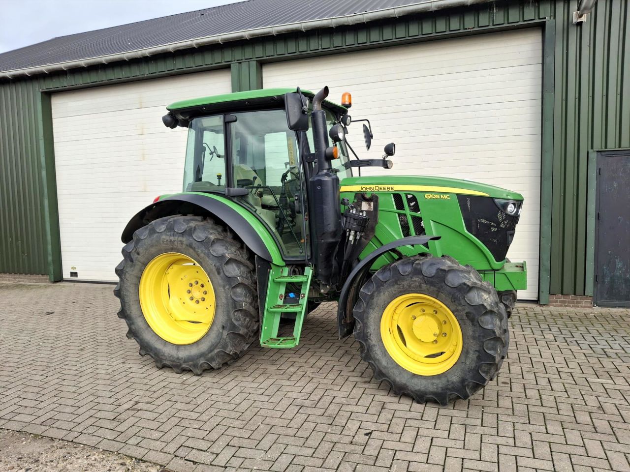 John Deere 6105MC
