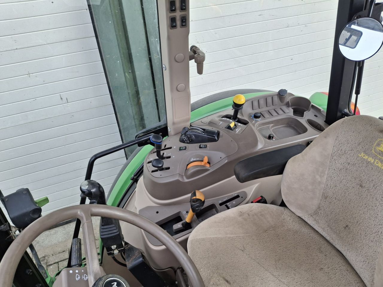 John Deere 6105MC