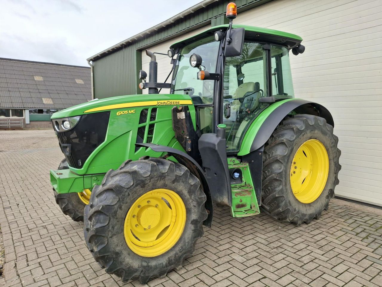 John Deere 6105MC