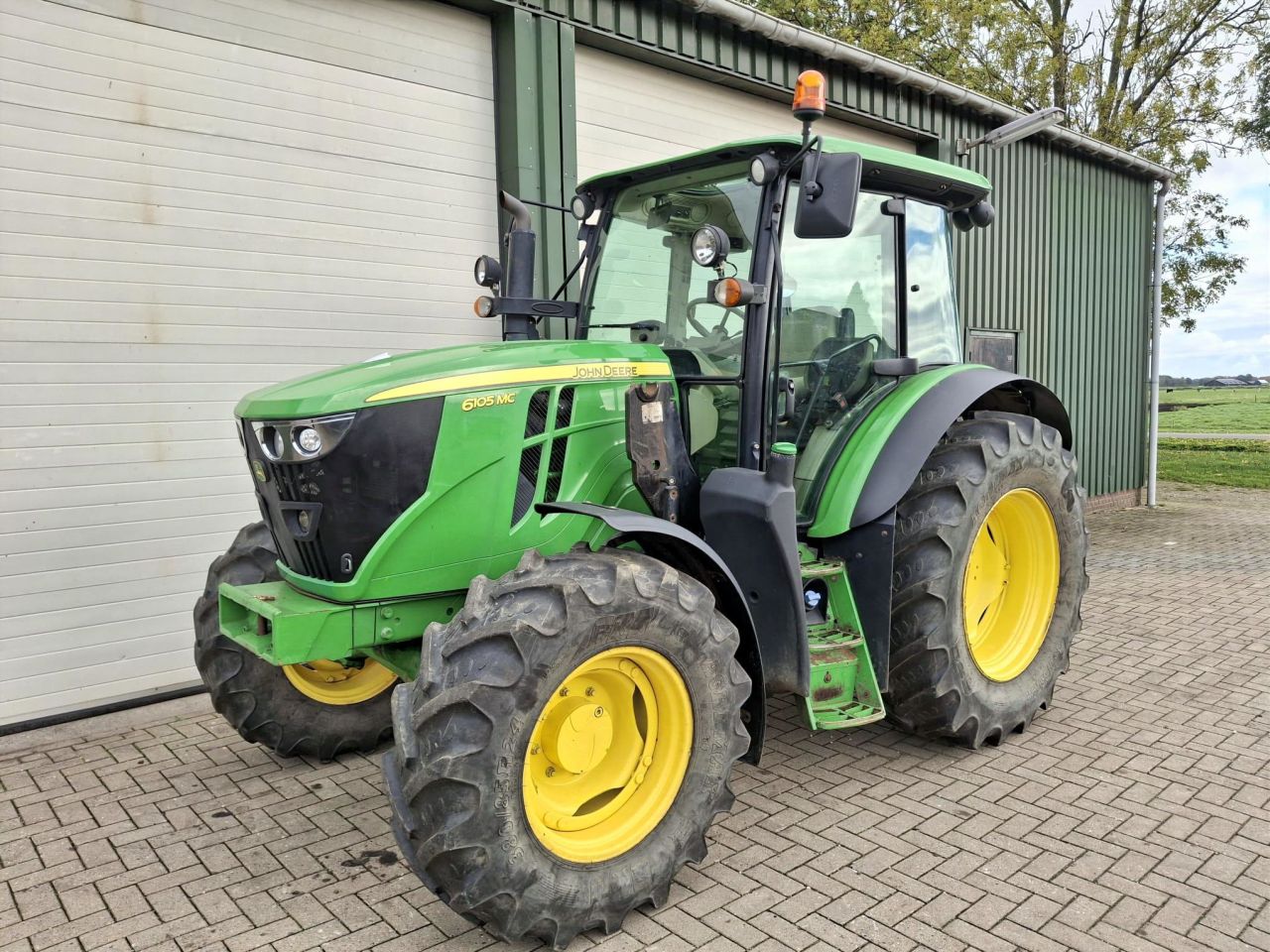 John Deere 6105MC