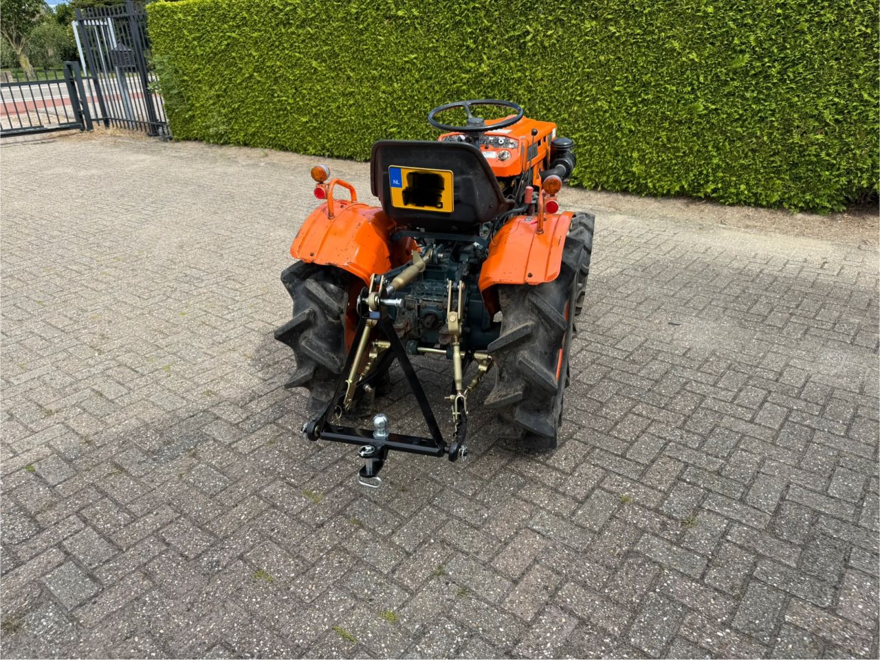 Kubota b7001 mini tractor