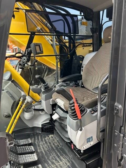 Hitachi ZX 225 US LC-6