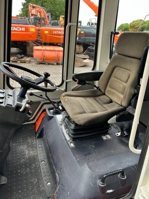 Kubota R 520