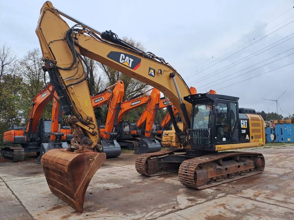 CAT 330FLN
