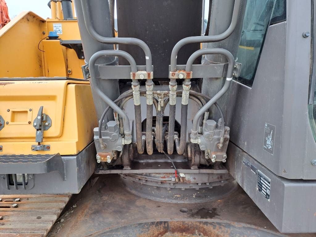 Volvo EC 220 EL (New Undercarriage)
