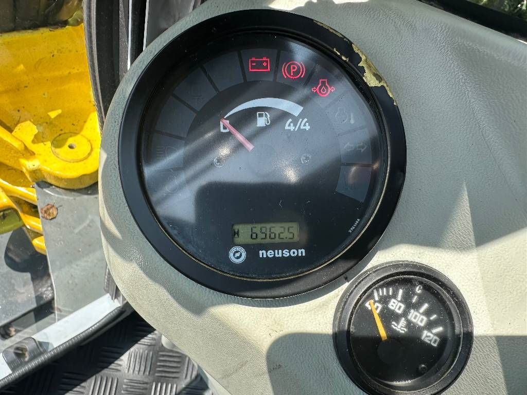 Neuson 6503 WD 6.0 ton mobile kraan