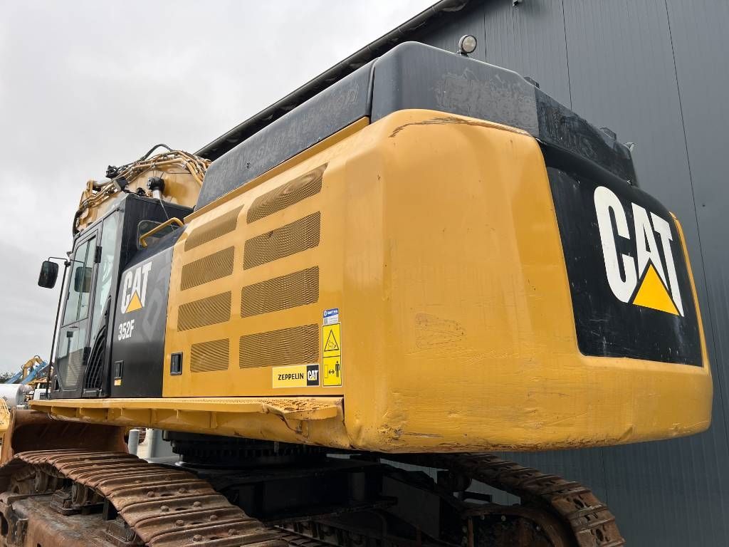 CAT 352F