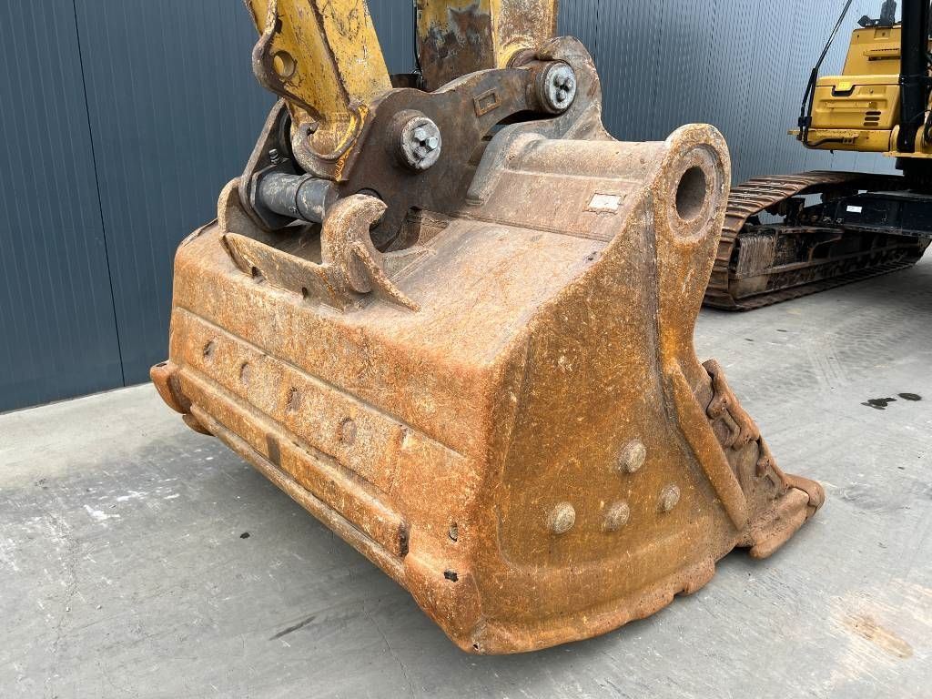 CAT 352F