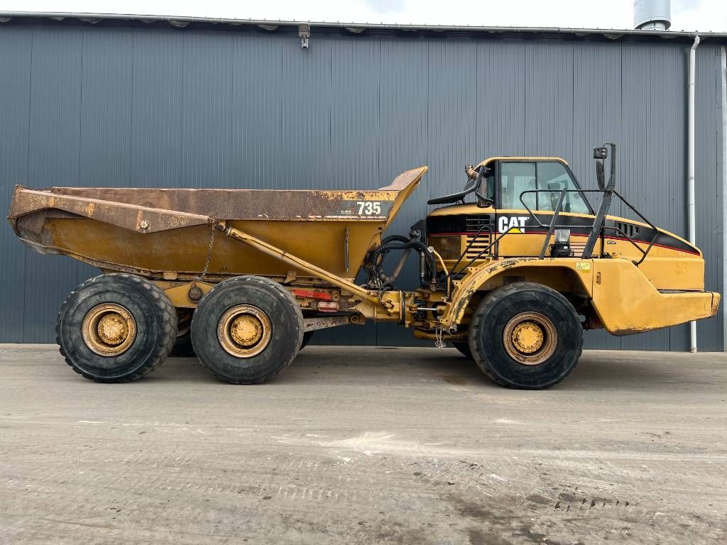 CAT 735