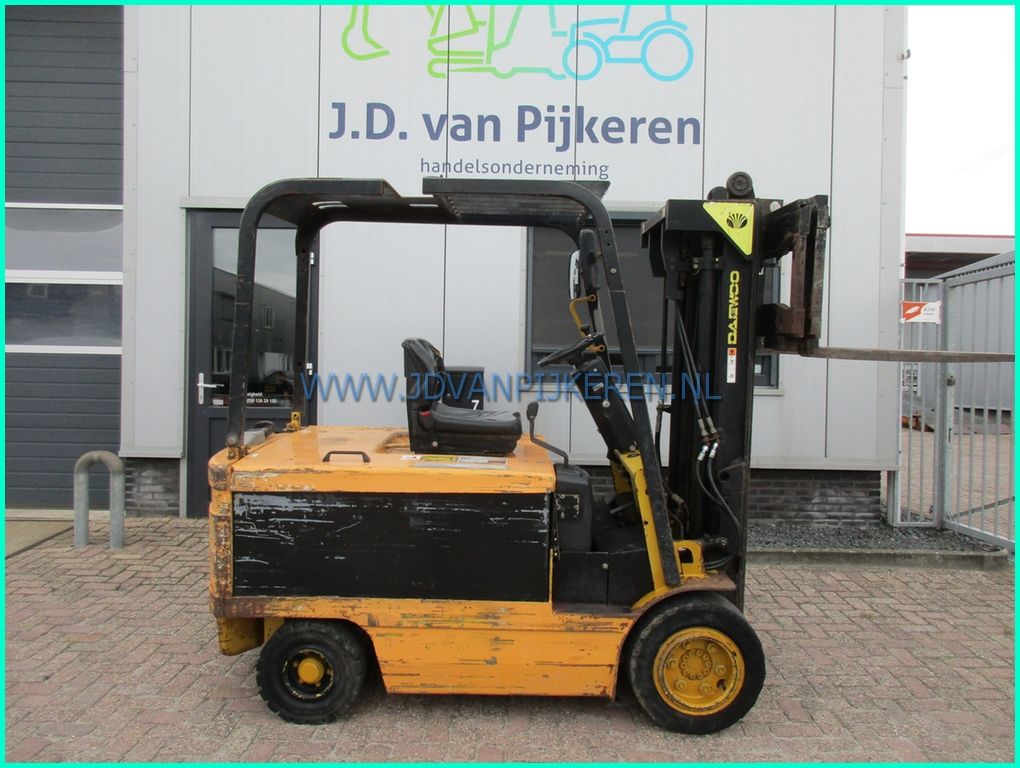 Daewoo B30S-2 3000kg triplex4.7m+freelift+sideshift