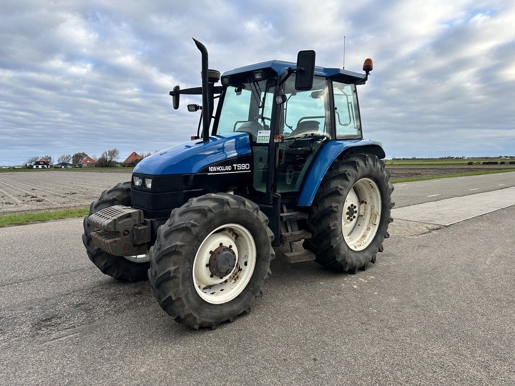 New Holland TS90