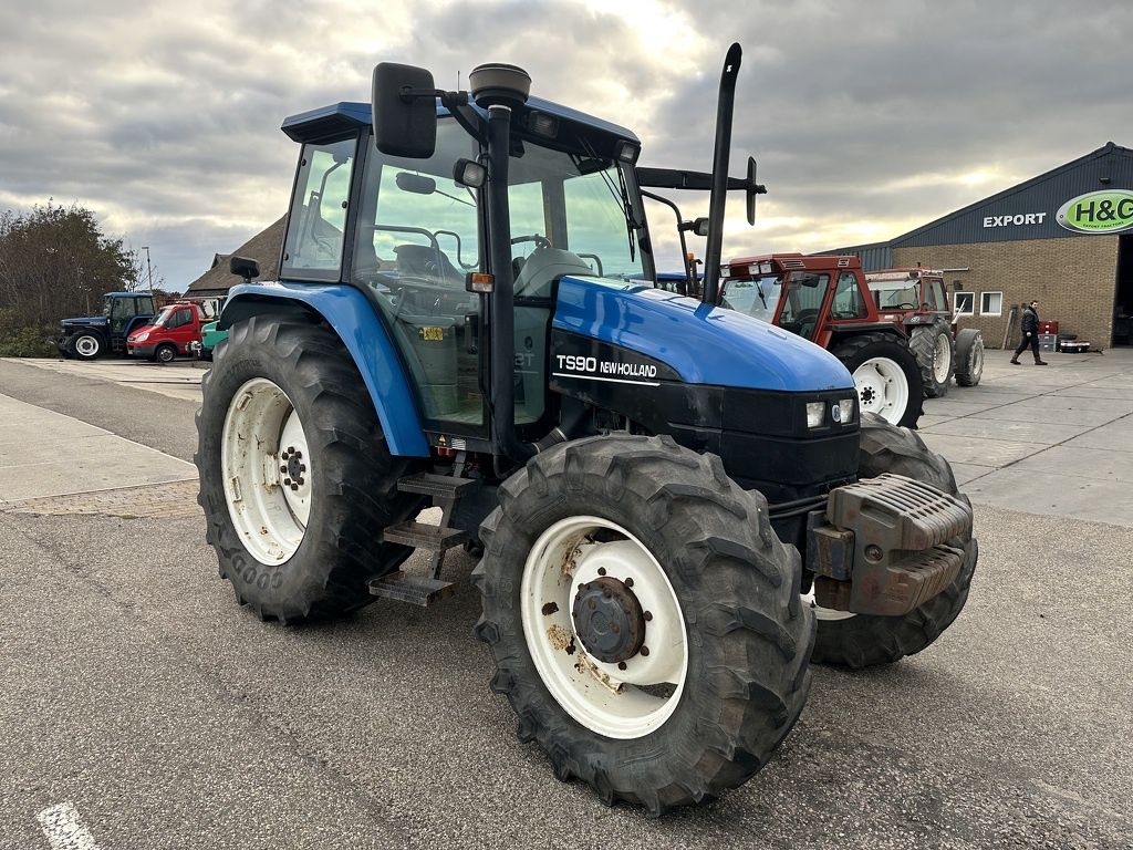 New Holland TS90