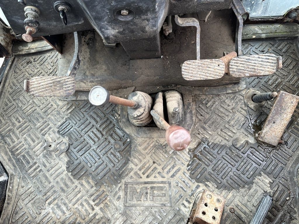 Massey-Ferguson 690