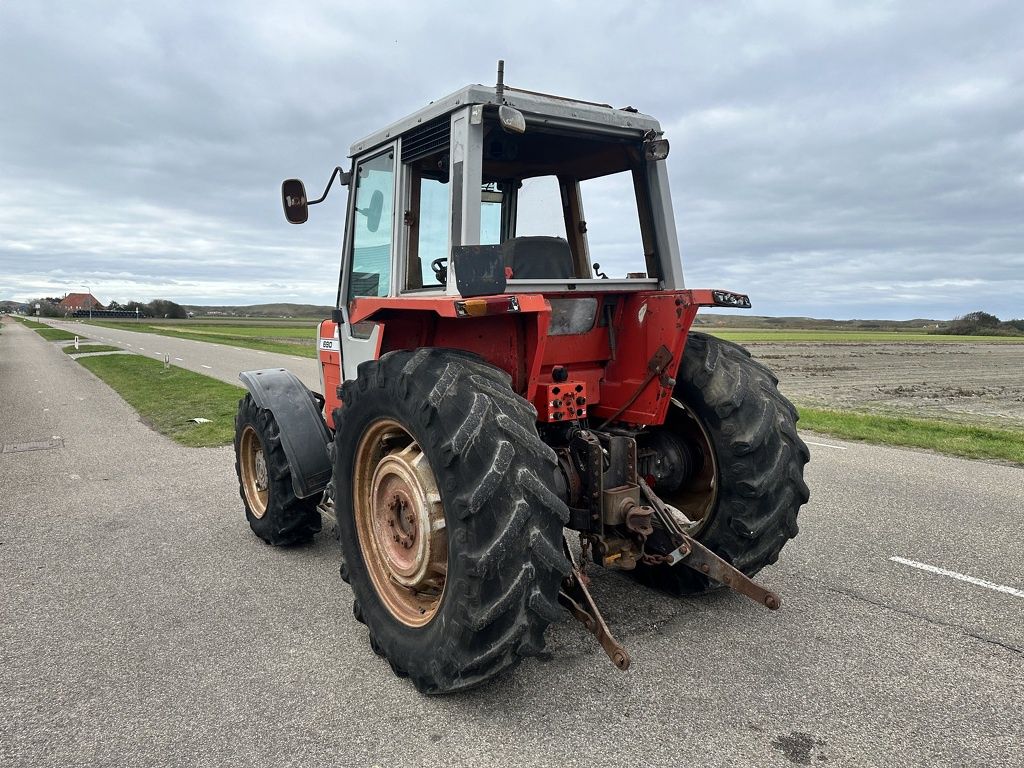 Massey-Ferguson 690