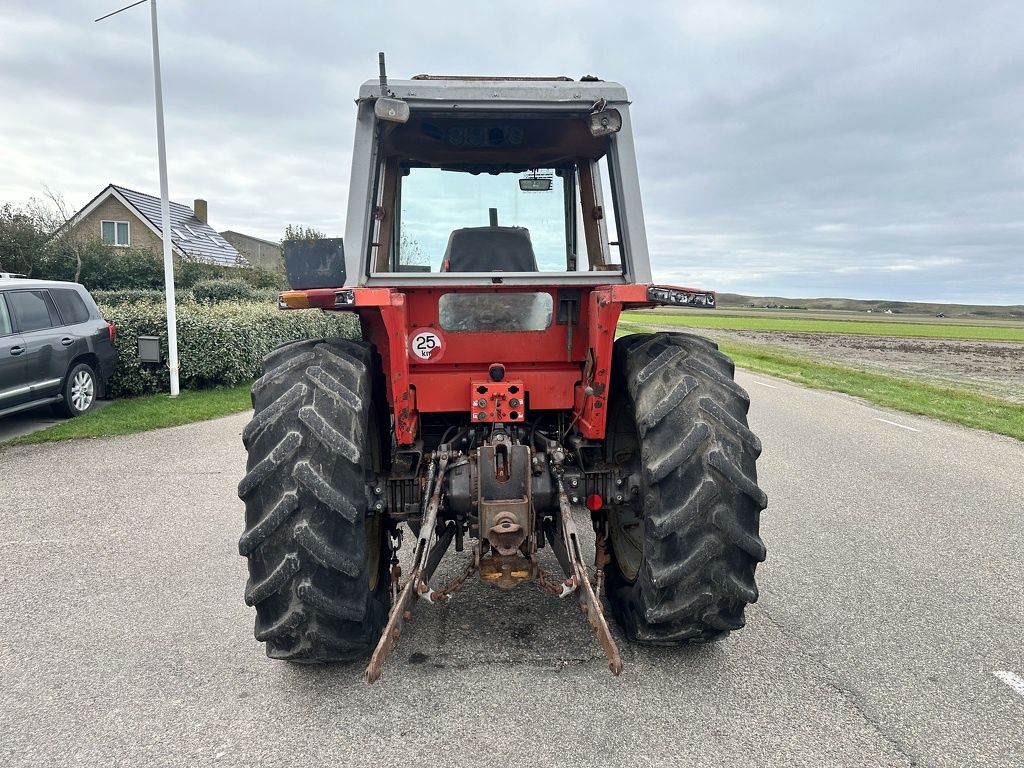 Massey-Ferguson 690