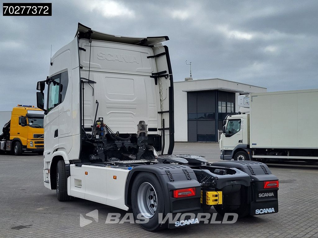 Scania S560 4X2 NEW! Retarder Full-Air 2xTanks Leder Standklima Navi ACC LED