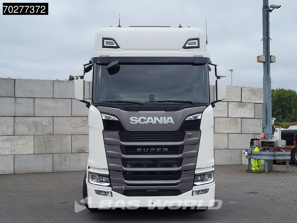 Scania S560 4X2 NEW! Retarder Full-Air 2xTanks Leder Standklima Navi ACC LED