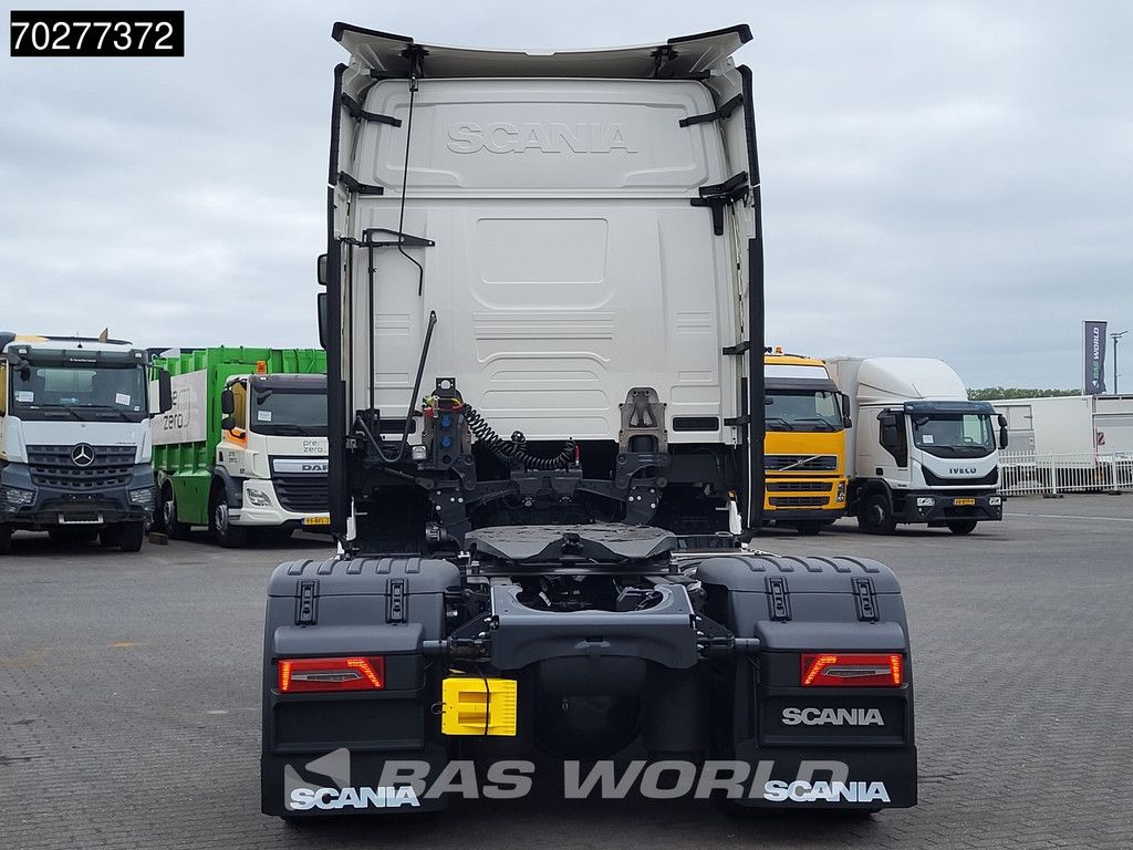 Scania S560 4X2 NEW! Retarder Full-Air 2xTanks Leder Standklima Navi ACC LED