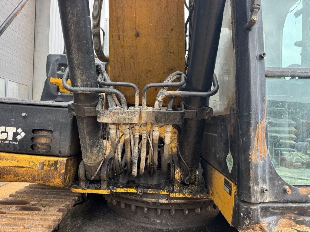 Caterpillar 323E