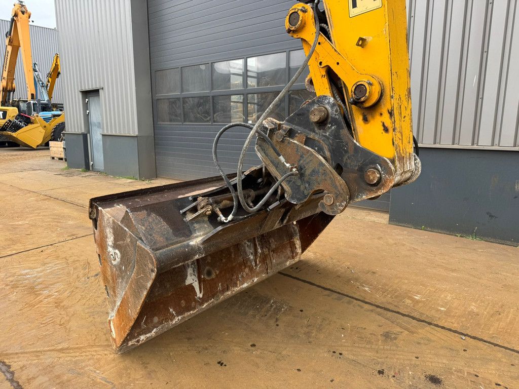 JCB JS160LC