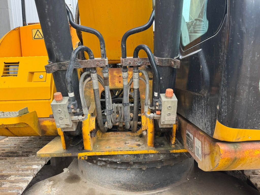 JCB JS160LC