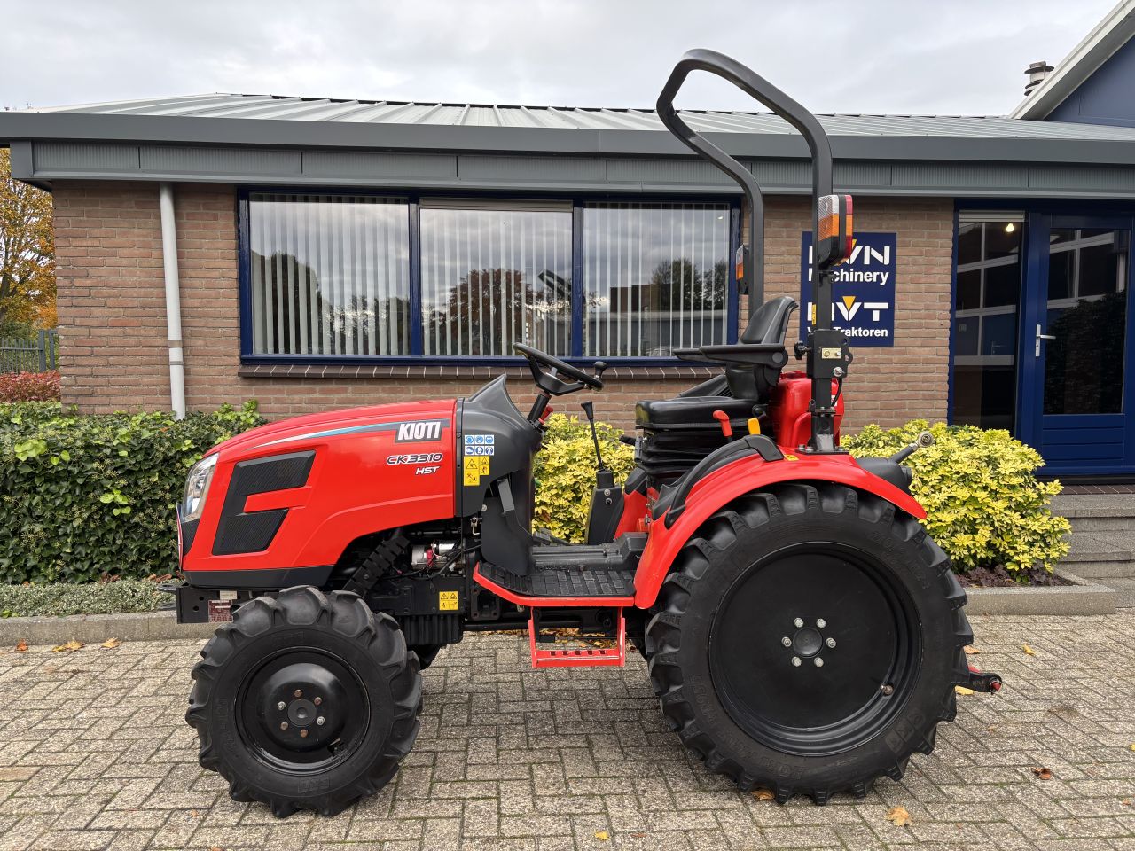 KOITI CK3310 HST 4wd compact, 33 pk / slechts 108 cm breed