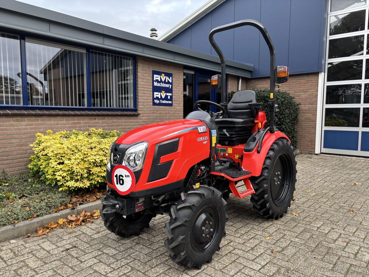 KOITI CK3310 HST 4wd compact, 33 pk / slechts 108 cm breed