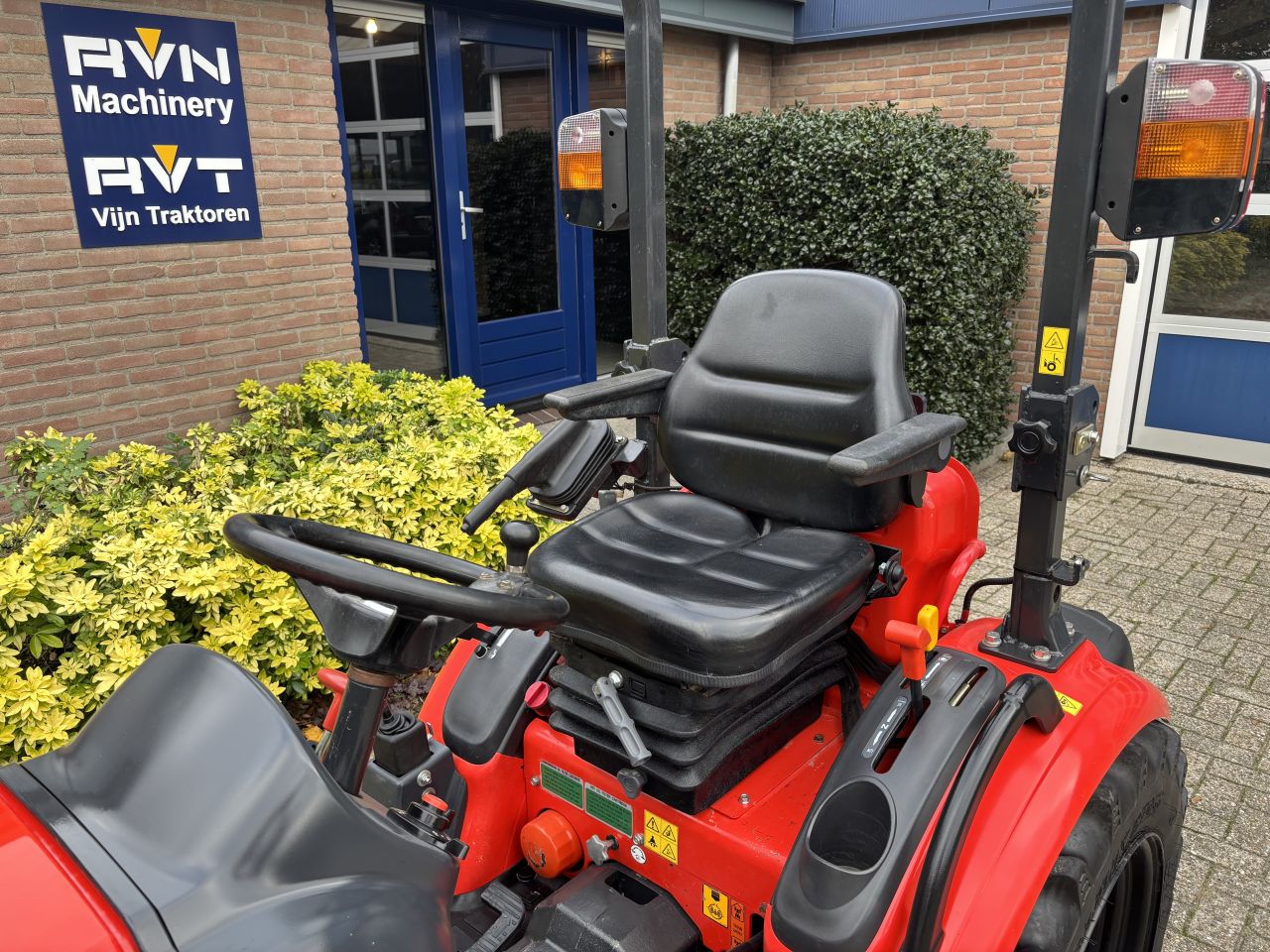 KOITI CK3310 HST 4wd compact, 33 pk / slechts 108 cm breed