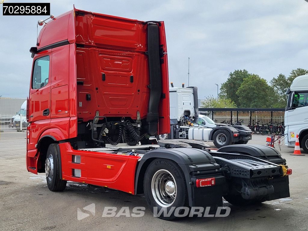 Mercedes Actros 1858 4X2 GigaSpace Retarder 2xTanks Leather Standairco PPC Navi ACC Euro 6