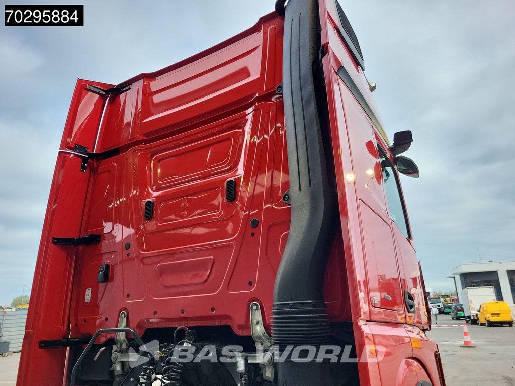 Mercedes Actros 1858 4X2 GigaSpace Retarder 2xTanks Leather Standairco PPC Navi ACC Euro 6