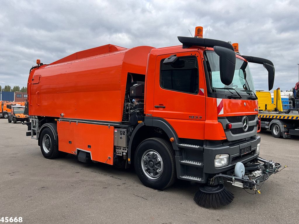 Mercedes-Benz Axor 1833 4x4 Schörling SORF Schienenreinigungs/Railway sweeper Just 38.680 Km!