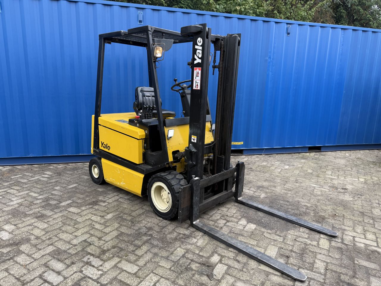 Nette Yale 2.5 tonner elektrisch 1800uur 4 hydr functies