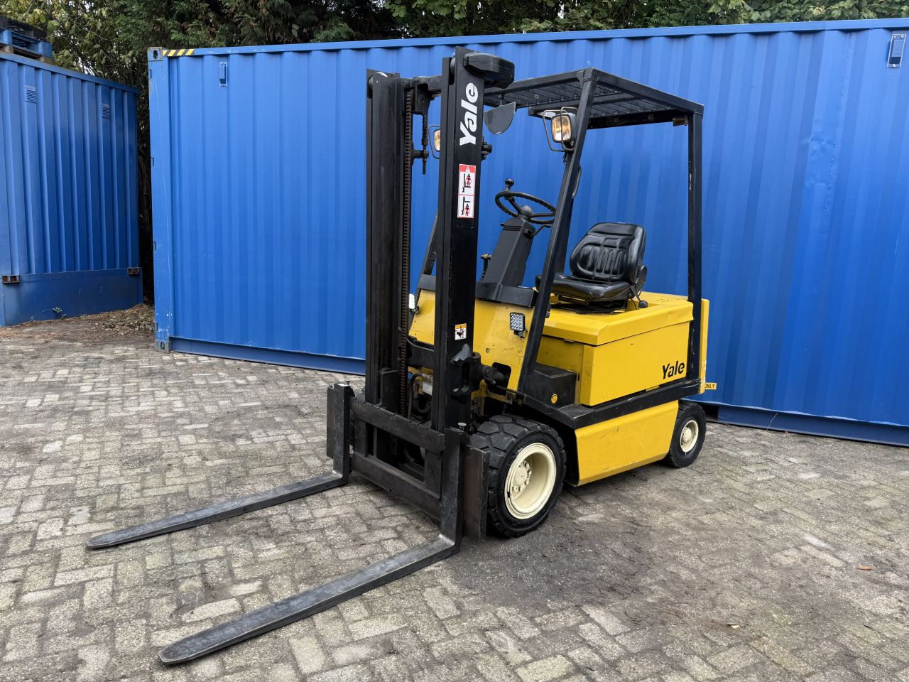 Nette Yale 2.5 tonner elektrisch 1800uur 4 hydr functies