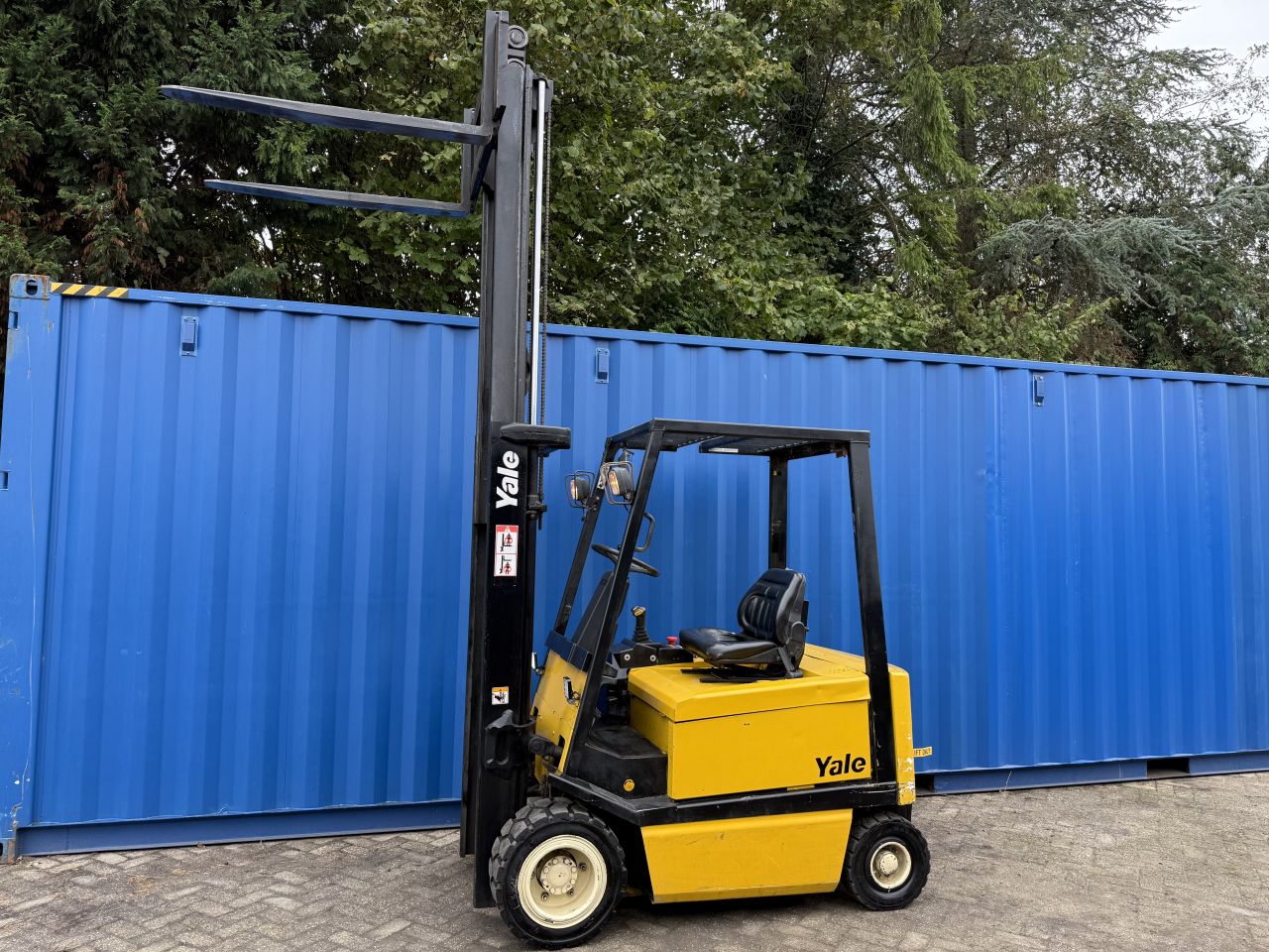 Nette Yale 2.5 tonner elektrisch 1800uur 4 hydr functies