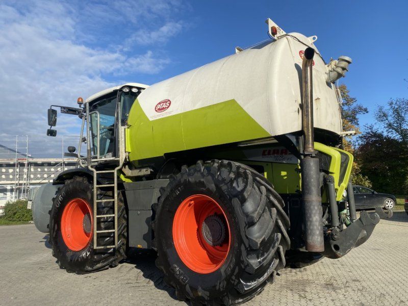 Claas Xerion 3800 TRAC VC mit Gülleaufbau SGT