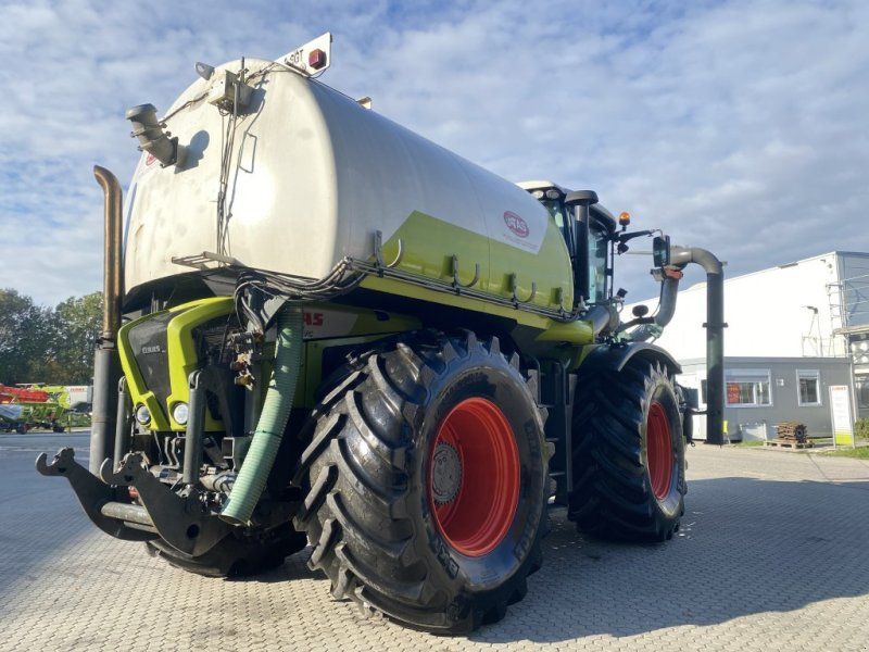 Claas Xerion 3800 TRAC VC mit Gülleaufbau SGT