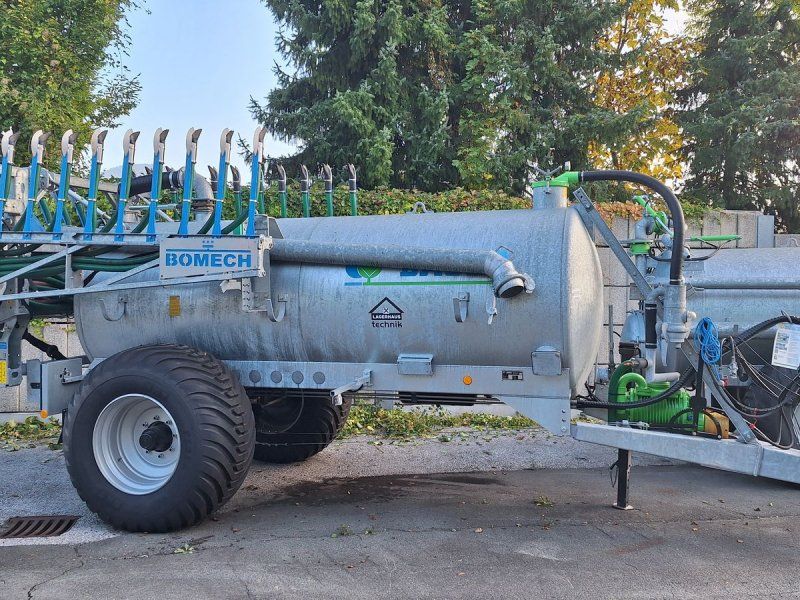 Bauer Vakuumfass V81 mit Bomech Schleppschuhverteiler