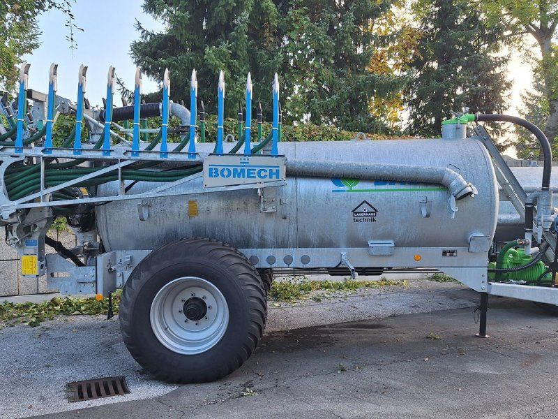 Bauer Vakuumfass V81 mit Bomech Schleppschuhverteiler