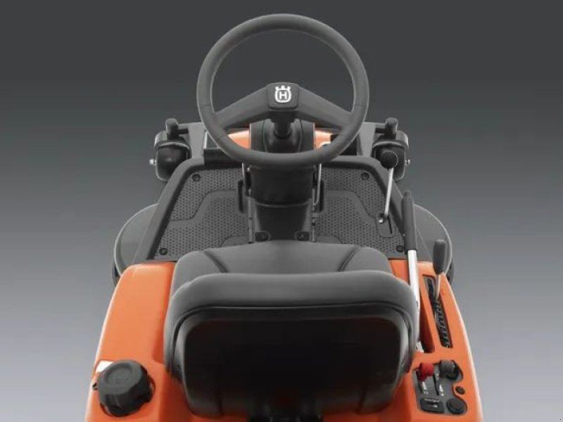Husqvarna R 214TC