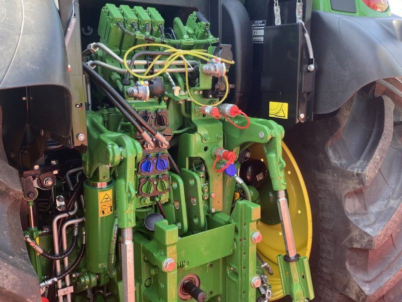 John Deere 6R150