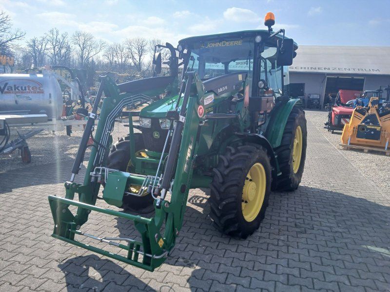 John Deere 5075E