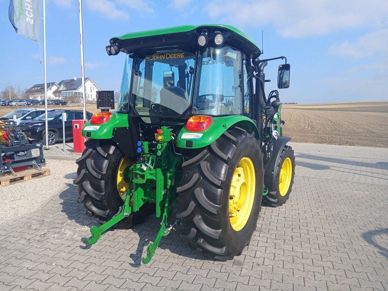 John Deere 5075E