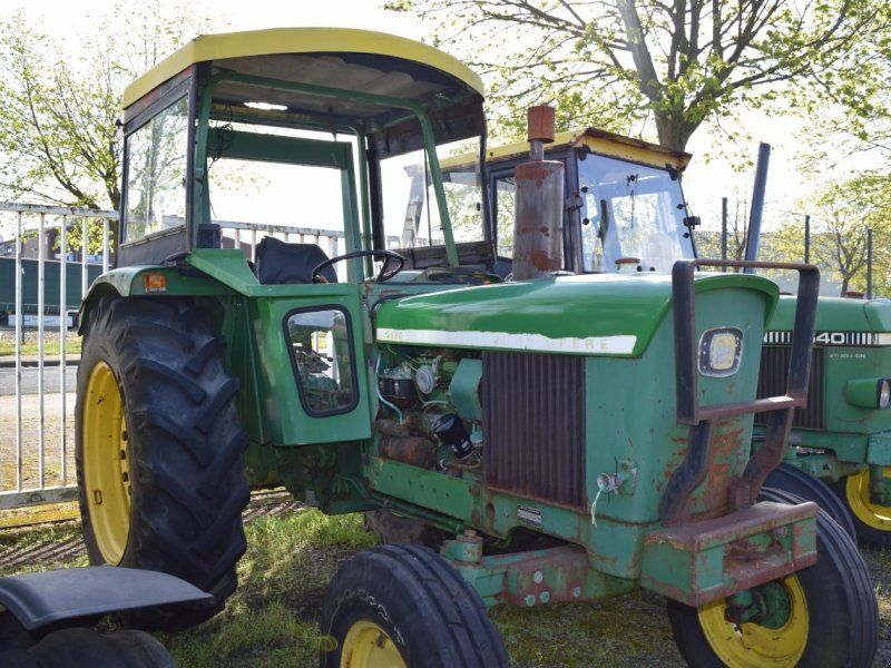 John Deere 2130