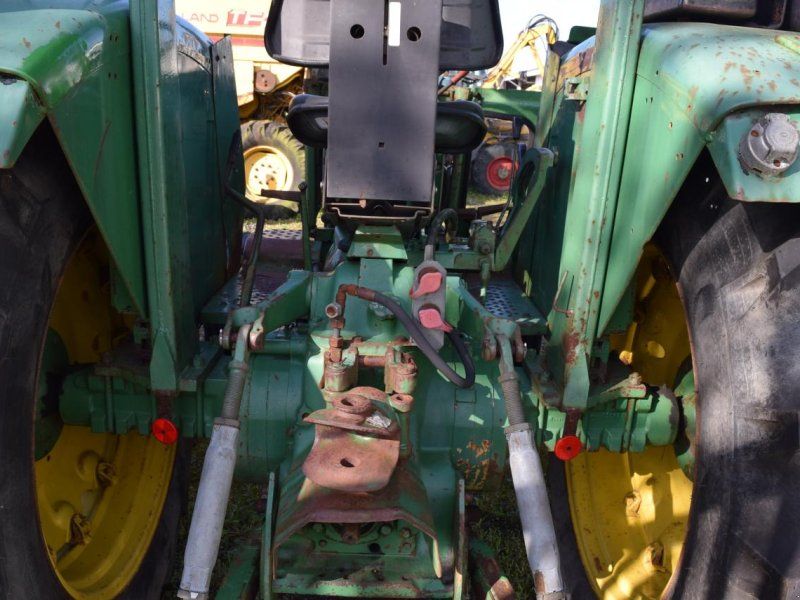 John Deere 2130